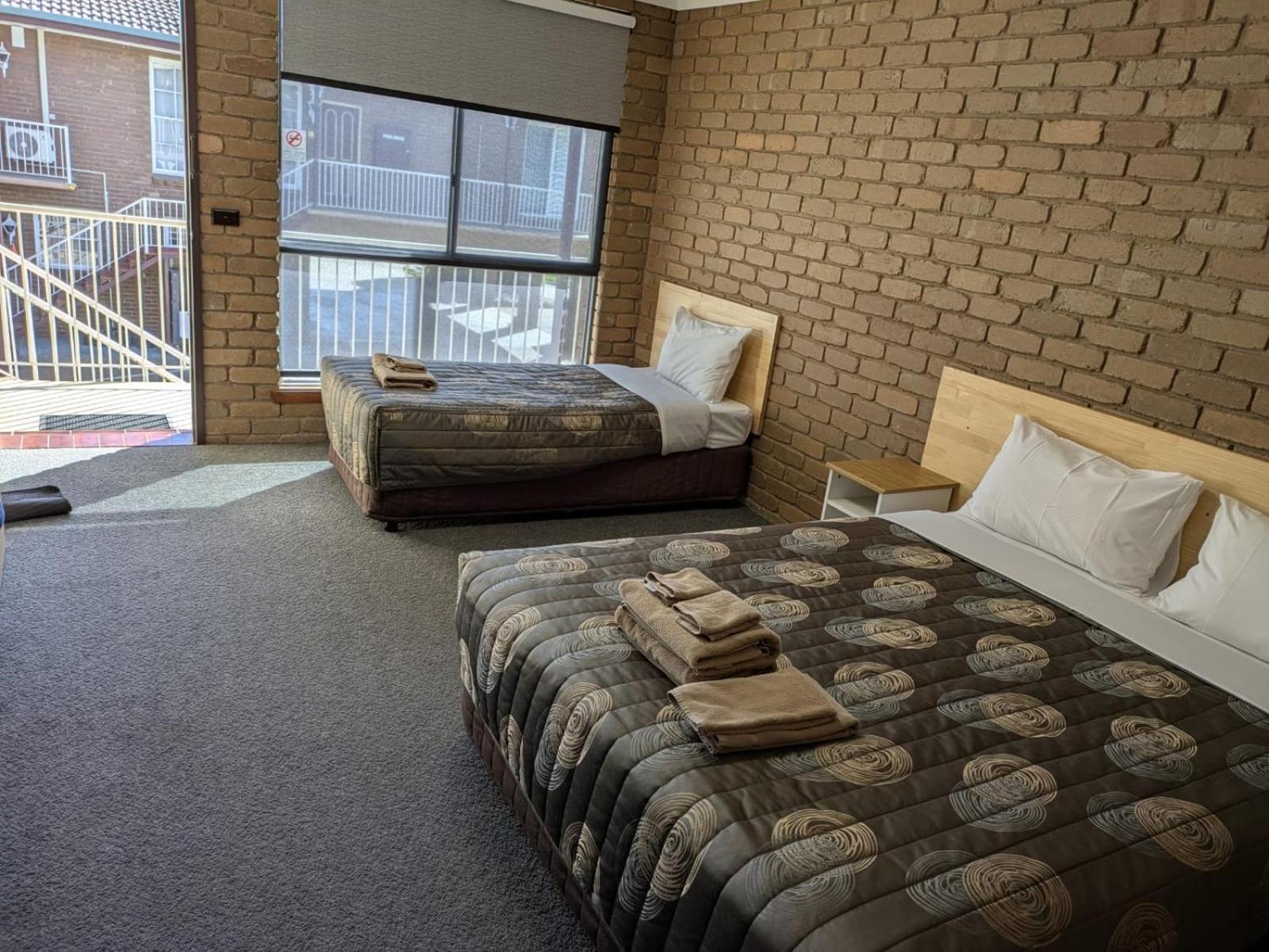 Upstairs Twin Room-No Pets,33624067:JPEG